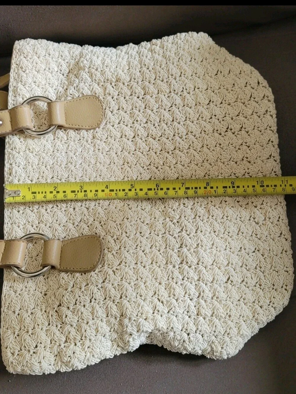 Women's Ivory Knit Woven Handbag with Top Zipper & Wood Plumeria Keychain *READ*